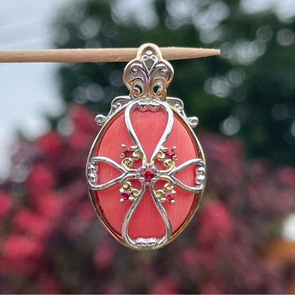 Gems en Vogue Jewelry - Gems en Vogue Salmon Coral Sapphire Pendant